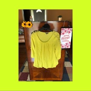 Women’s Unique Spectrum Top